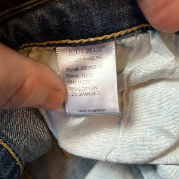 Judy Blue Boyfriend Fit Distressed Jeans 15/32 - Picture 6 of 9